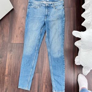 Old Navy High Rise Rockstar Super Skinny Jeans